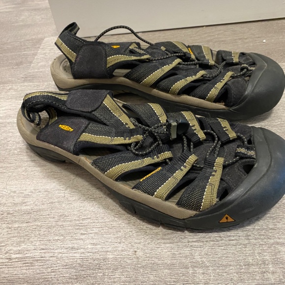 Keen Size 10 Men’s Green Outdoor Sandals main image 6